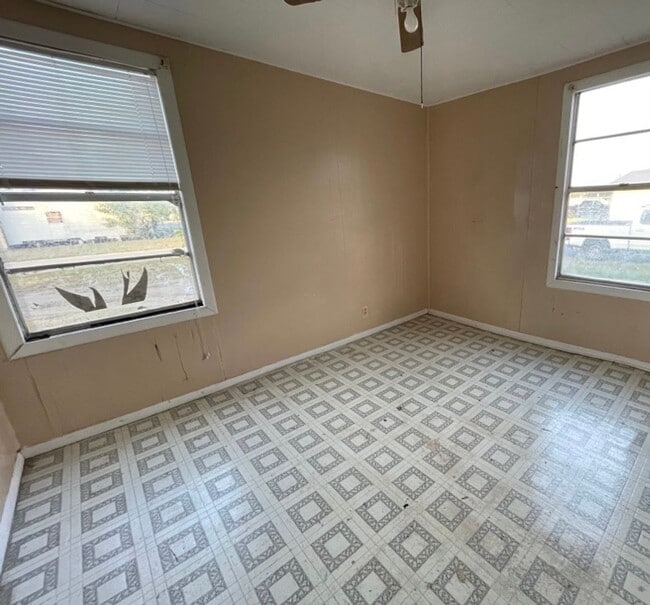 Photo - DSTXA LLC -811 S 13th Unidad B