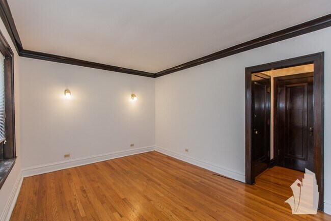 Photo - 1913 W Larchmont Ave Unit 2A