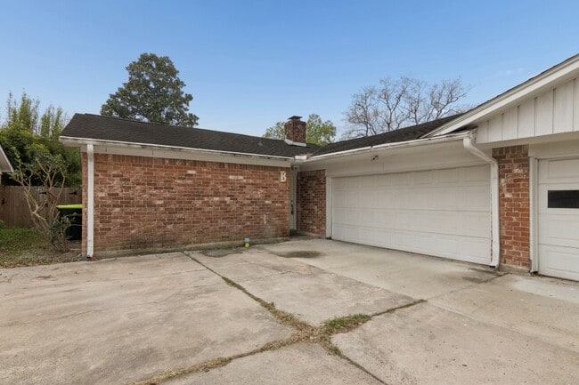 Photo - 3215 Palm Desert Ln