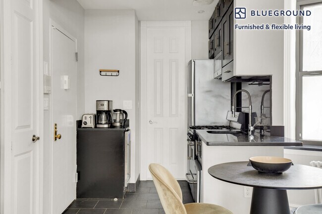 Photo - 214 E 25th St Unit FL2-ID829