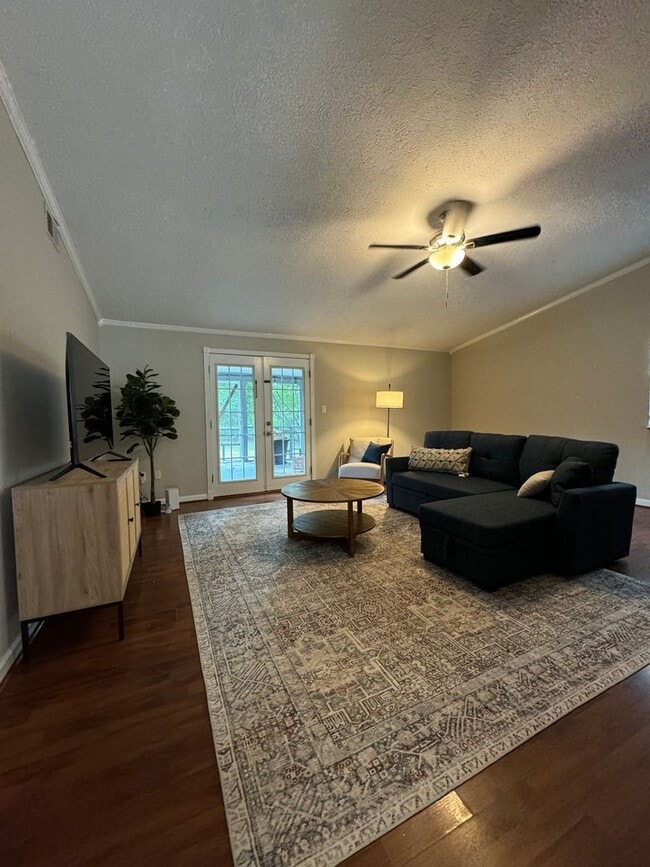 Photo - FLEXIBLE RENTAL OPPORTUNITY IN HEART OF HA...