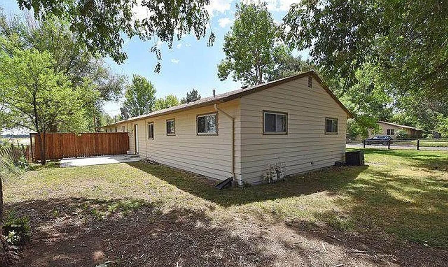 Photo - 2 Bedroom 1 Bath Duplex In Laporte!