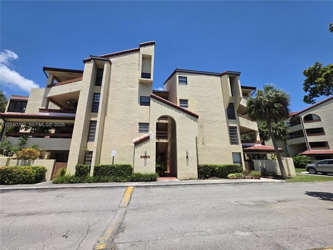 Building Photo - 8800 SW 123rd Ct Unit J105