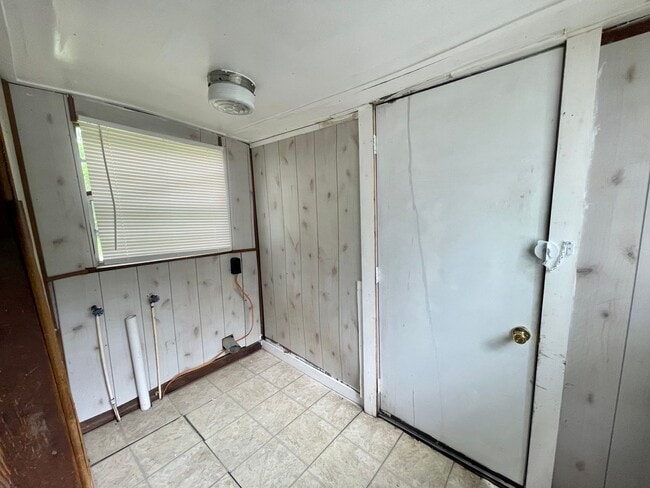 Photo - 1130 Elgie St