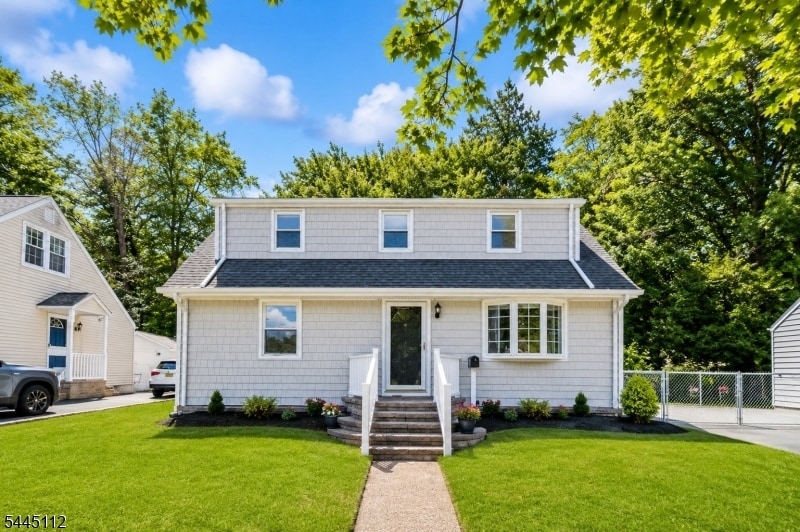 18 Farmingdale Ave