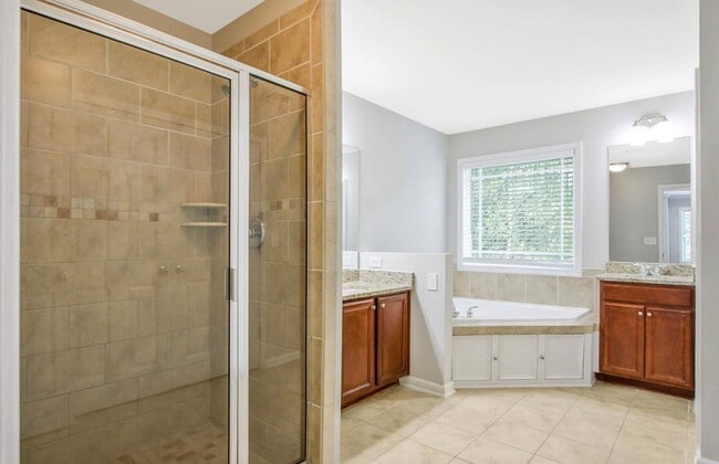 Photo - 2509 Brentford Pl