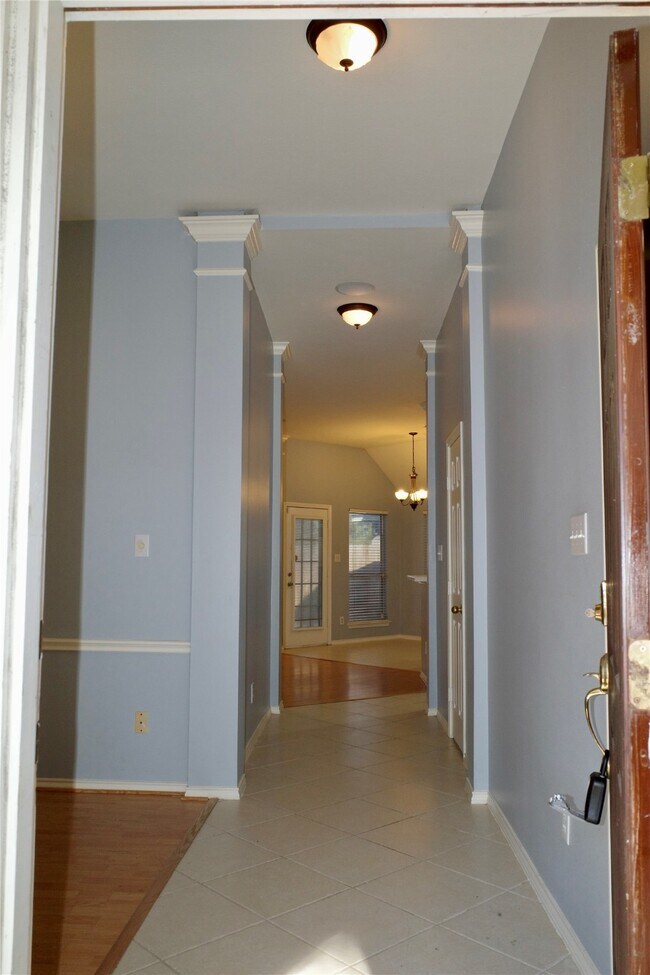 Photo - 1506 Rogers Lake Ln