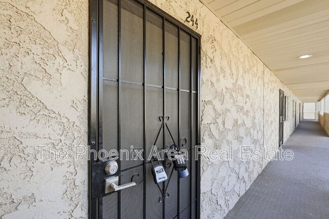 Photo - 4950 N Miller Rd Unit Apt 244