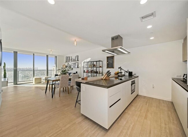 Photo - 1000 Brickell Plaza Unidad 3508