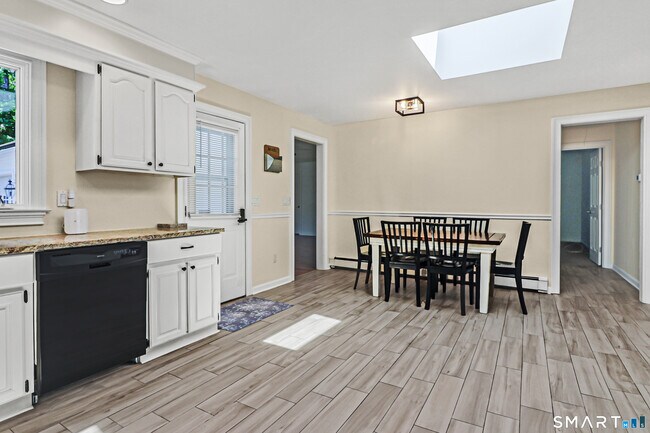 Photo - 8 Woodchuck Ct
