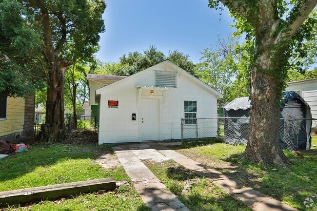Building Photo - 404 N 7th St Rental