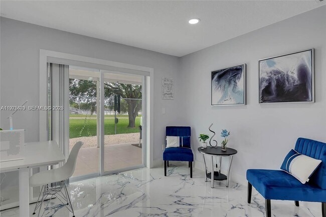 Photo - 895 W 39th Pl