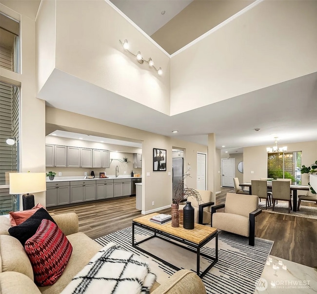 Building Photo - Beautiful 3 Bedroom Townhome in Redmond