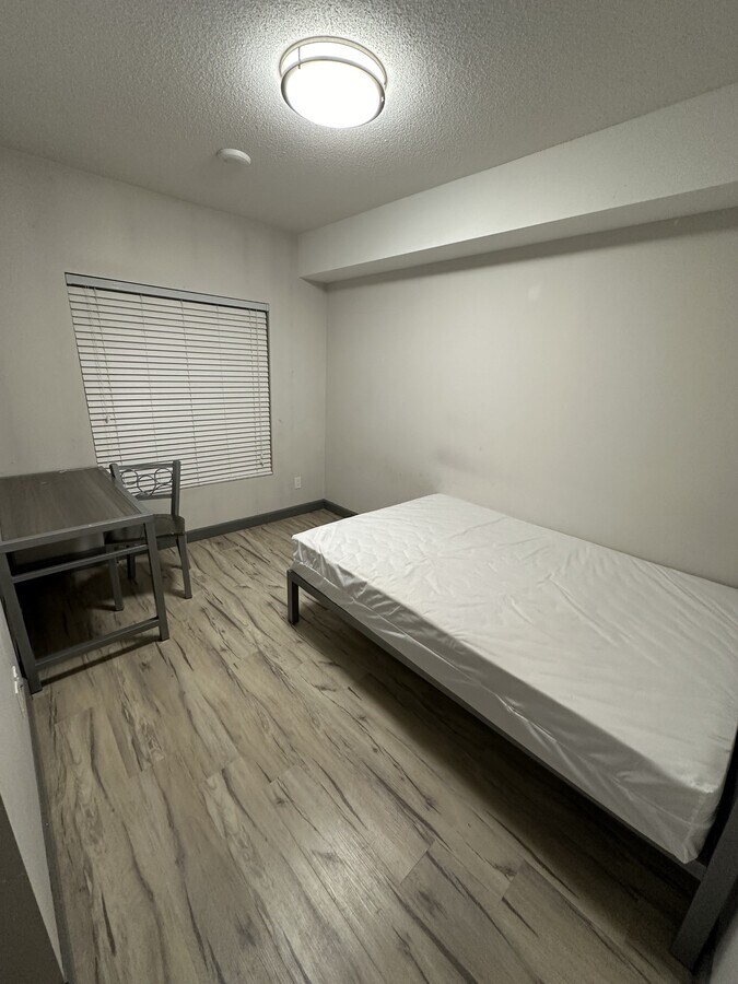 Photo - 258A-258A Sunview St