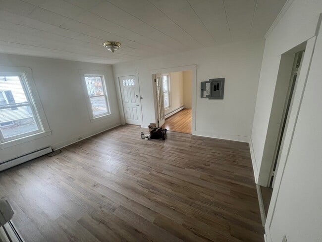 Photo - 75 1/2 Kinsley St Unit APT A