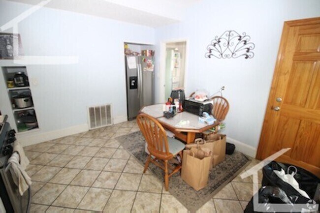 Building Photo - 3 Bedroom Rental