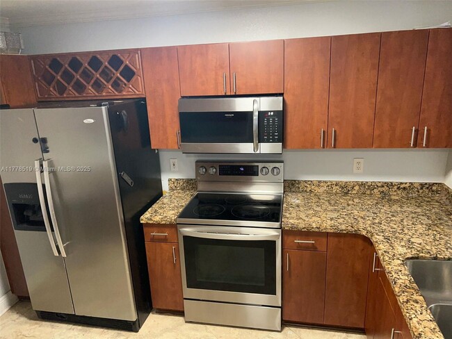 Building Photo - 803 NW 208th Ter Rental