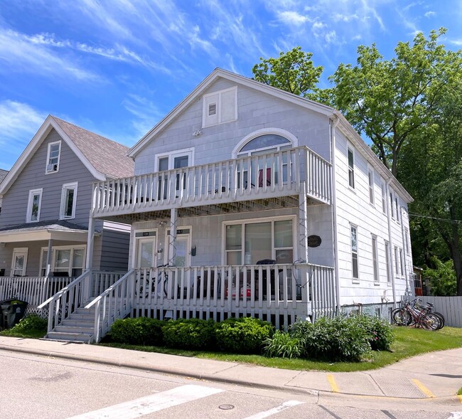 Building Photo - 1129-1131 Bowen Ct Unit & 1131 Bowen Ct. Rental