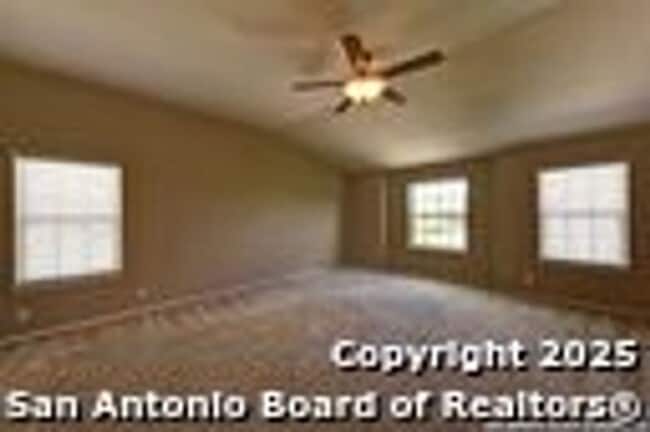 Photo - 4914 Roan Brook