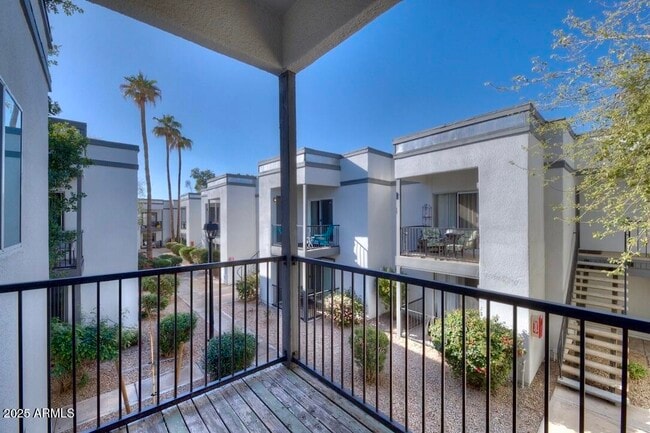 Photo - 740 W Elm St Unit 214