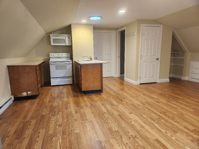 Building Photo - 8 Winthrop Ave Rental