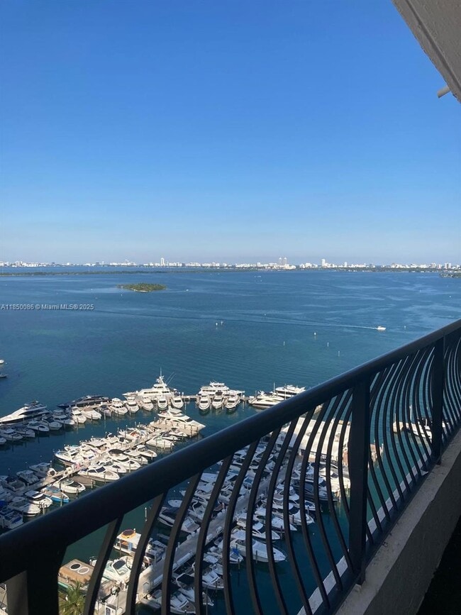 Photo - 555 NE 15th St Unidad 25G