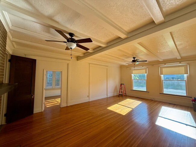 Building Photo - 118 N Glenwood Ave Unit Apt. A