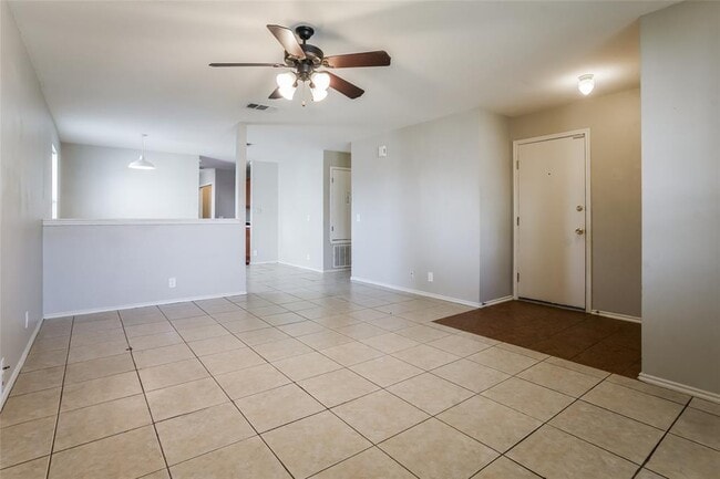 Photo - 5813 Wideleaf Dr