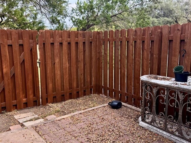 Photo - 223 Stowaway Cove