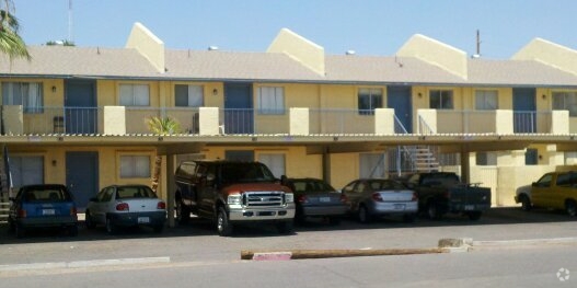 Building Photo - Casita Robles Apartments