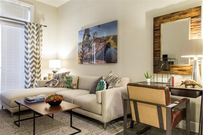 Photo - 1623 E 6th St Unit A9-33