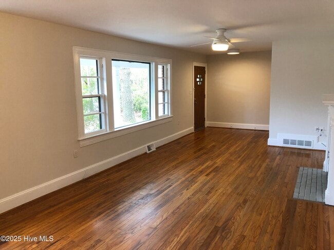 Photo - 2301 Jefferson Dr