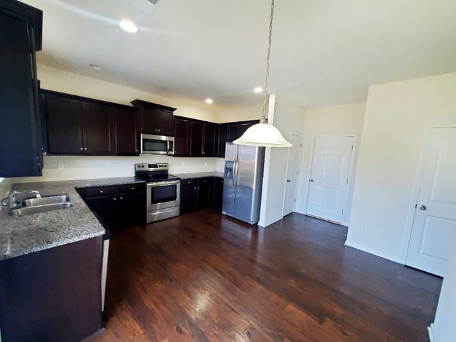 Photo - 814 Hillsdale Ave