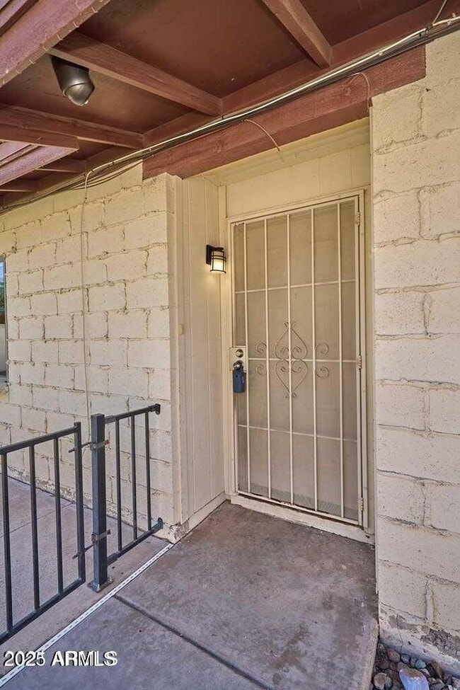 Photo - 2701 W Temple St