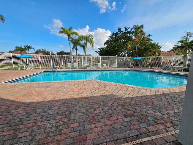 Photo - 7526 Pinewalk Dr S