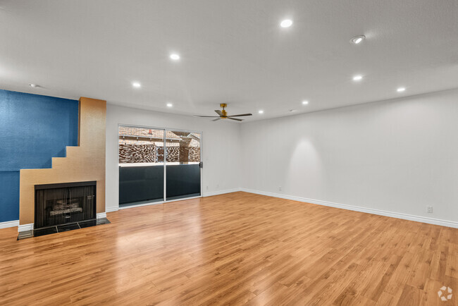 Building Photo - 4817 Satsuma Ave Rental