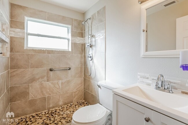 Photo - 1610 Mona Ave
