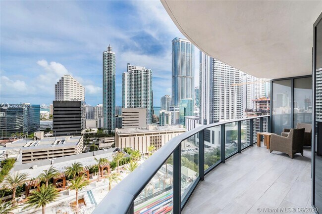 Photo - 45 SW 9th St