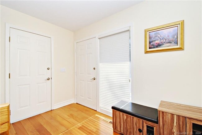 Photo - 320 Strawberry Hill Ave Unit 17