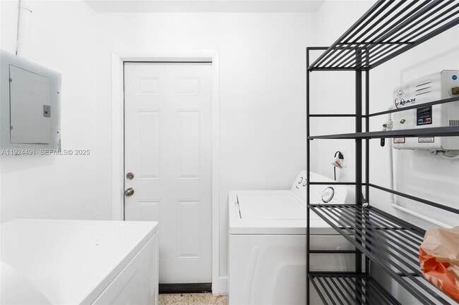 Photo - 3491 Shipping Ave Unit 3491