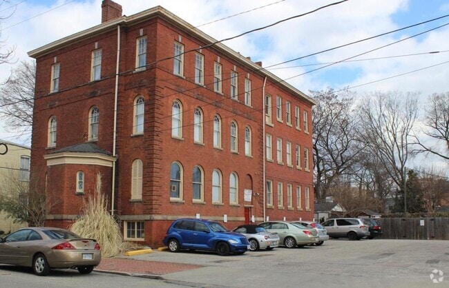 Building Photo - 107 N Morris St Rental
