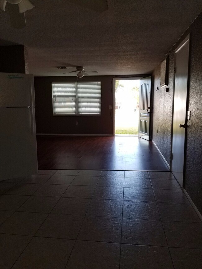 Photo - 5352 Poinsettia Dr