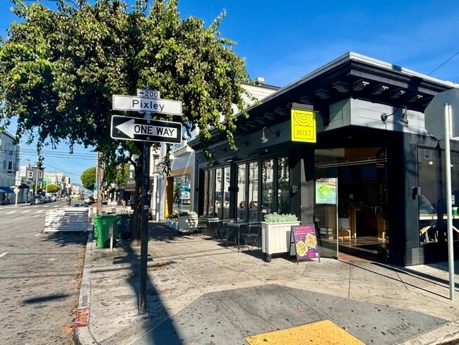 Building Photo - 184 Pixley St