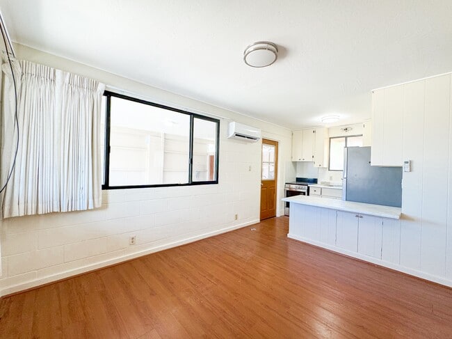 Photo - 236 Lono Ave