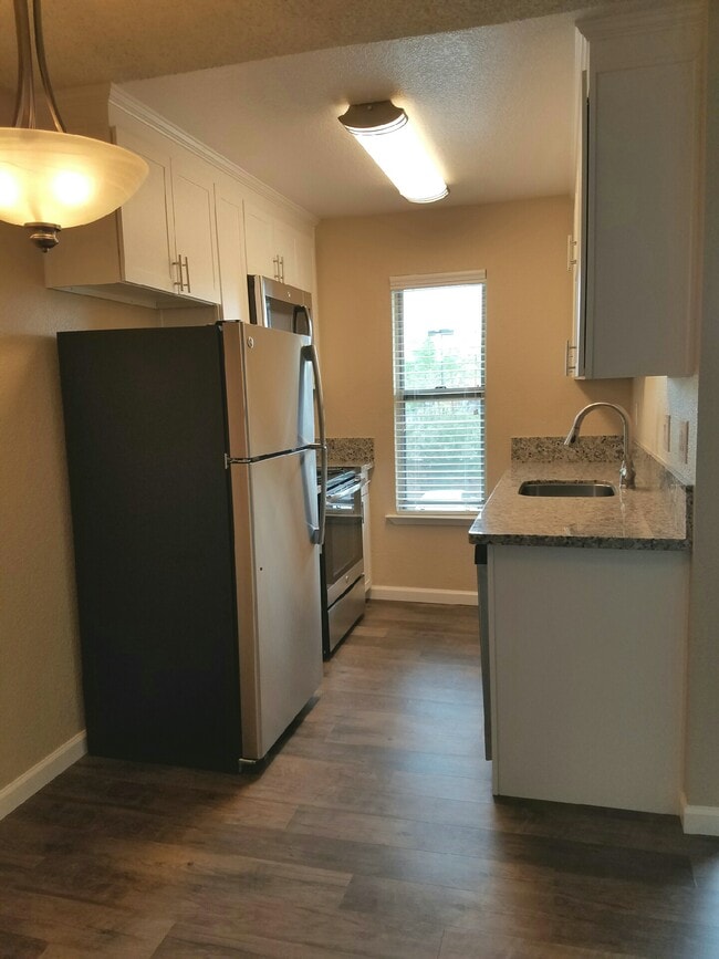 Hazel Wood Apartments For Rent in Orangevale, CA