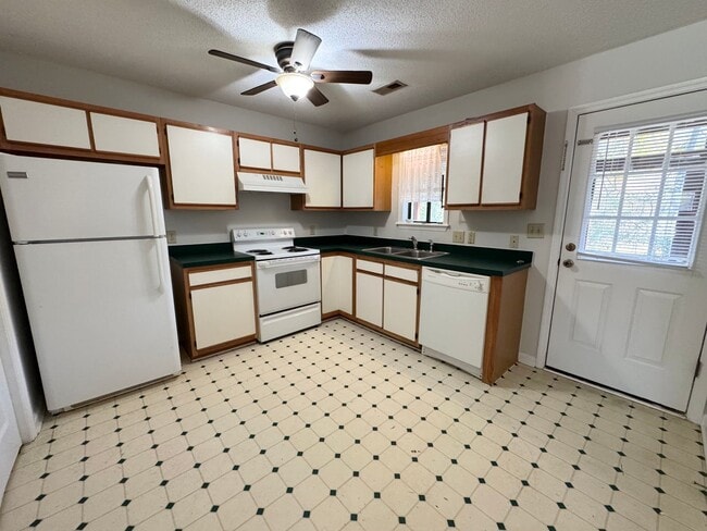 Photo - Little River - 2 Bedroom / 2 Bathroom Apartment