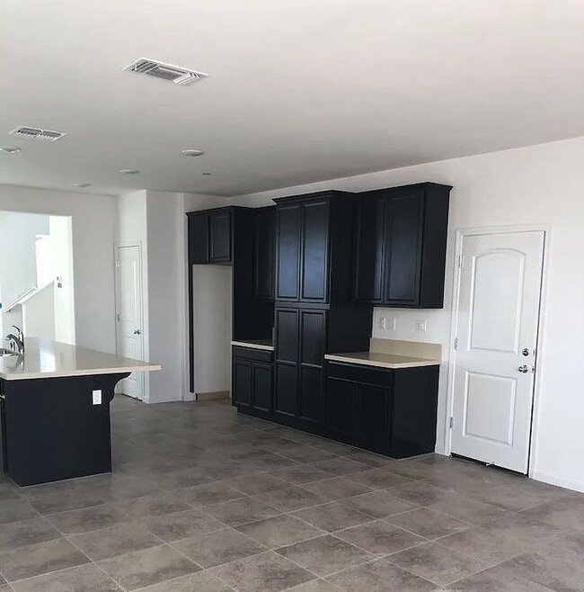 Photo - 2557 Lacey Ann Ave