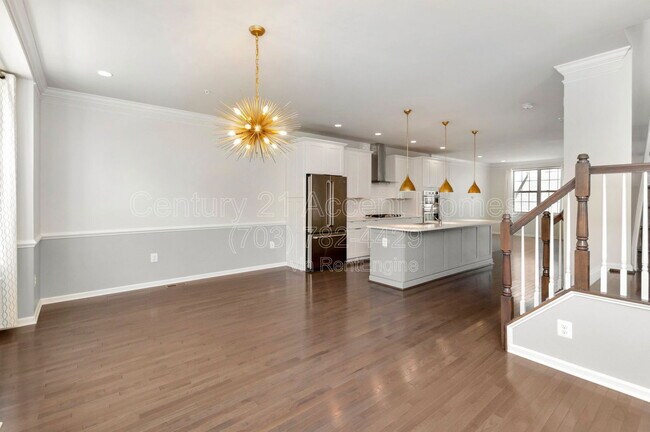 Photo - 22447 Norwalk Square