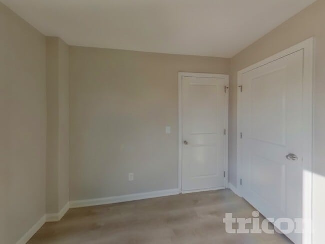 Photo - 132 Portchester Ln