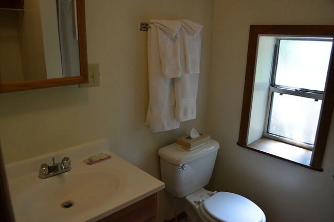 Photo - 237 E White Mountain Blvd